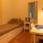 Rent a room of 120 m² in Lisboa