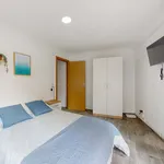 Rent a room of 78 m² in Valencia