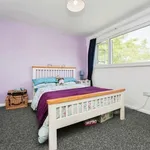 Rent 3 bedroom flat in Malvern Hills