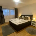 Miete 3 Schlafzimmer wohnung von 90 m² in Stuttgart