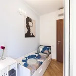 Rent a room of 151 m² in Milan