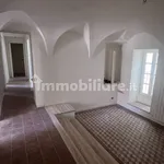 Rent 4 bedroom apartment of 96 m² in Varese