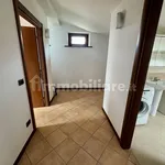 Affitto 3 camera appartamento di 95 m² in Mandello del Lario