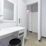 Rent 4 bedroom apartment in Barcelona