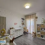 Affitto 3 camera appartamento di 78 m² in Naples