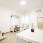 Rent 3 bedroom apartment of 80 m² in madrid