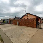 Rent 2 bedroom house of 215 m² in Soweto