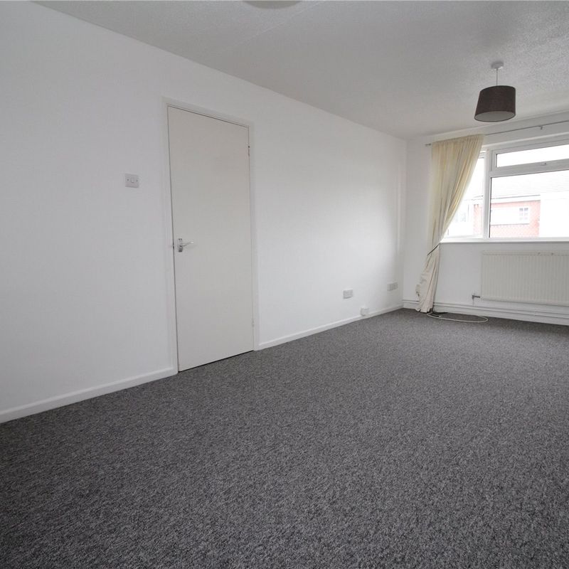 2 bedroom apartment to rent Lee Chapel