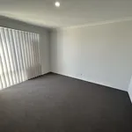 Rent 4 bedroom house in Yanchep