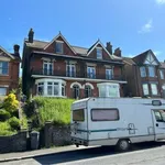 Rent 5 bedroom house in South East England