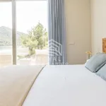 Rent 4 bedroom house in Cala Llonga