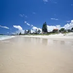 Rent 2 bedroom apartment in Mermaid Beach