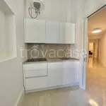 Rent 5 bedroom apartment of 185 m² in Roma