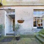 Rent 3 bedroom flat of 106 m² in City of Edinburgh