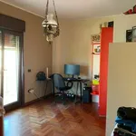 Affitto 3 camera appartamento di 136 m² in Palermo