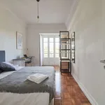 Rent a room of 100 m² in lisbon