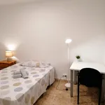 Rent 3 bedroom apartment in Barcelona