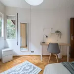 Rent a room of 100 m² in barcelona