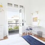 Rent a room of 120 m² in Lisbon