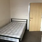 Rent 2 bedroom flat in Leicester