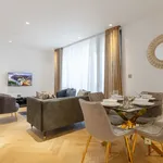 Rent 2 bedroom apartment of 885 m² in London