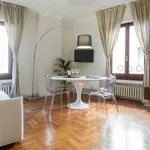 Rent 1 bedroom apartment of 52 m² in Florence