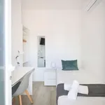 Rent a room in lisbon