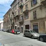 Affitto 6 camera appartamento di 151 m² in Turin