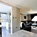 Rent 3 bedroom flat in woodvale