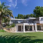 Rent 6 bedroom house of 350 m² in Le Castellet