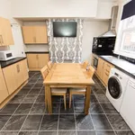 Rent 4 bedroom house in Leeds