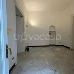 Affitto 4 camera appartamento di 130 m² in Palermo