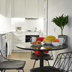 Rent 4 bedroom apartment of 50 m² in Barcelona