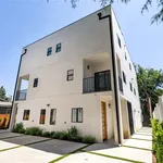 Rent 4 bedroom apartment of 185 m² in sherman oaks