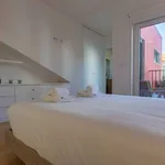 Rent 1 bedroom apartment of 55 m² in lisbon