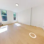 Rent 3 bedroom apartment in Manhattan