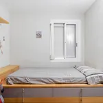 Rent 4 bedroom apartment in Barcelona