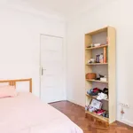 Rent a room of 100 m² in lisbon