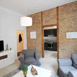 Rent 1 bedroom apartment of 538 m² in Frankfurt