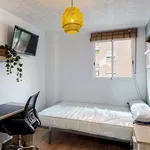 Rent a room of 125 m² in Valencia