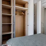 Appartement de 64 m² avec 2 chambre(s) en location à paris