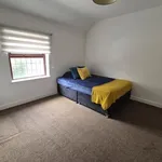 Rent 8 bedroom house in East Midlands