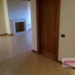 Affitto 3 camera casa di 220 m² in Arcugnano