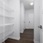 Maison de 2292 m² avec 3 chambre(s) en location à Calgary