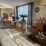 Rent 4 bedroom house of 242 m² in Braga