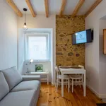 Rent 2 bedroom apartment of 55 m² in lisbon