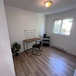 Rent 4 bedroom apartment in Sherbrooke