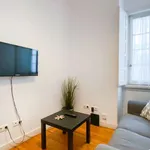 Rent a room of 210 m² in lisbon