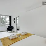 Rent 1 bedroom apartment of 52 m² in Paris