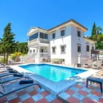 Rent 10 bedroom house in Marbella